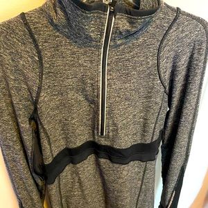 Lululemon Women’s half zip size 10